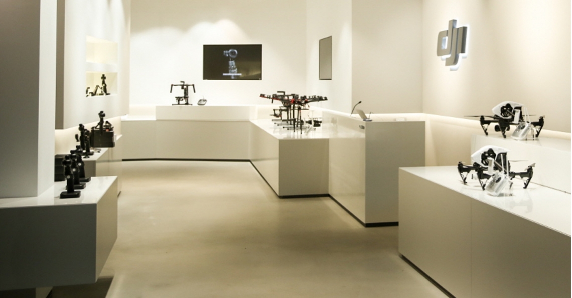 1457749201-dji-flagship-store-seoul-south-korea-interior.jpg